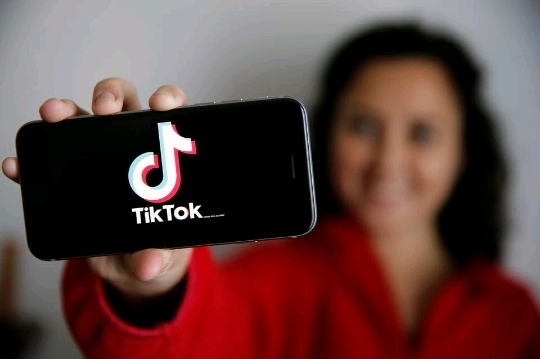 How To Make Money on TikTok (Without Dancing or Pointing): 3 Strategies That Are Working in 2022