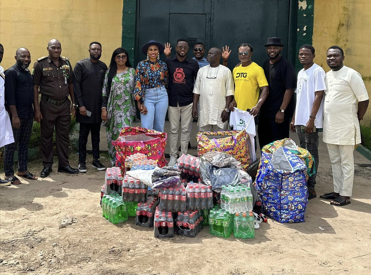 Uche Nnaji (Ouch Clothings) and friends visited Maximum Security Prison, Kirikiri happy fathers day